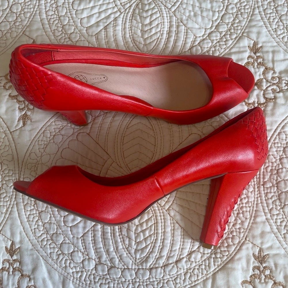 Elliott Lucca, Chic Red High Heels for a Bold Statement